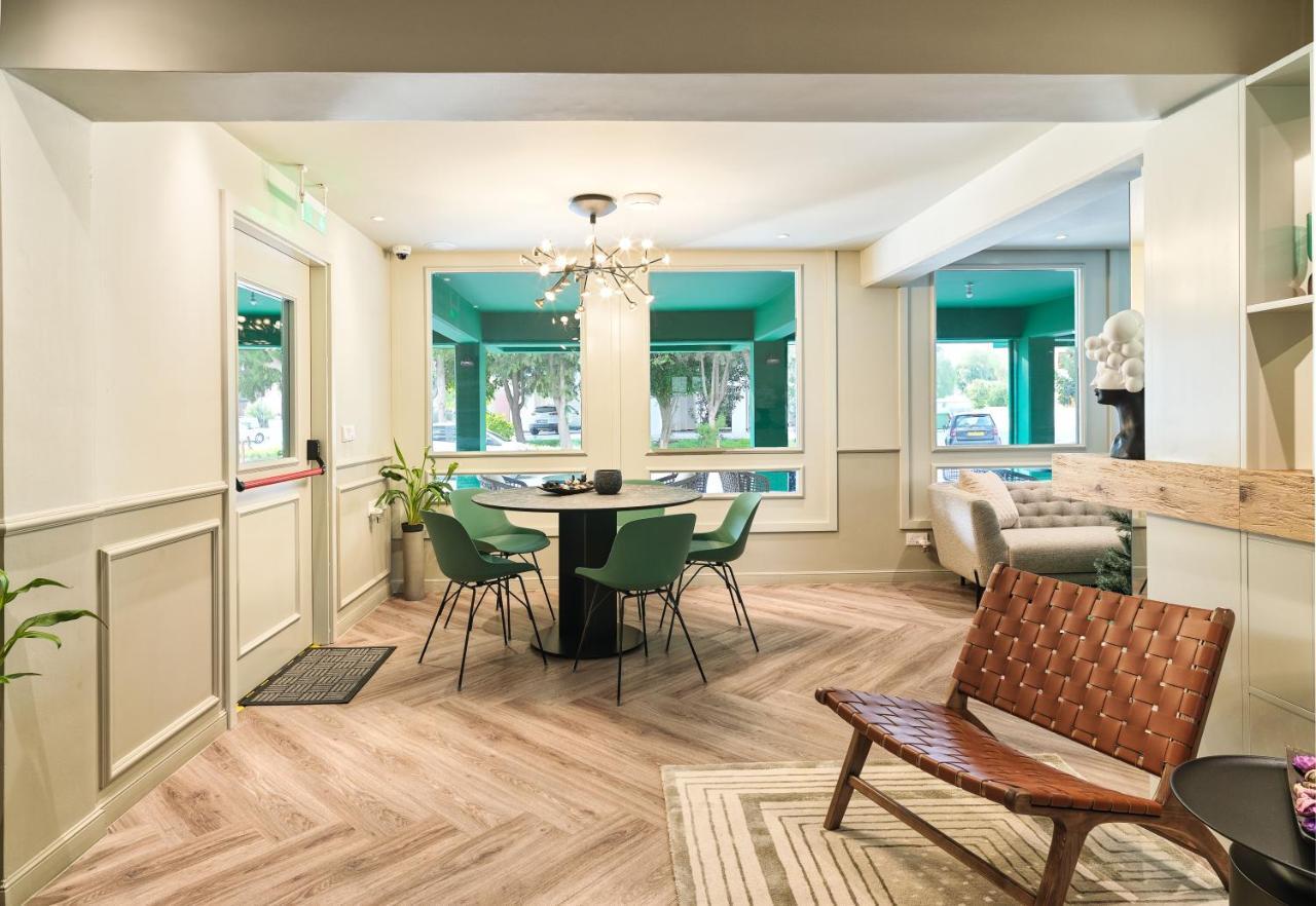 Liv The City Suites Adults Only Larnaca Zewnętrze zdjęcie