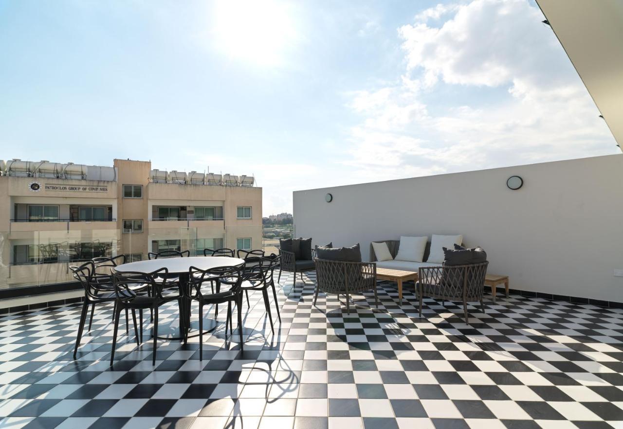 Liv The City Suites Adults Only Larnaca Zewnętrze zdjęcie