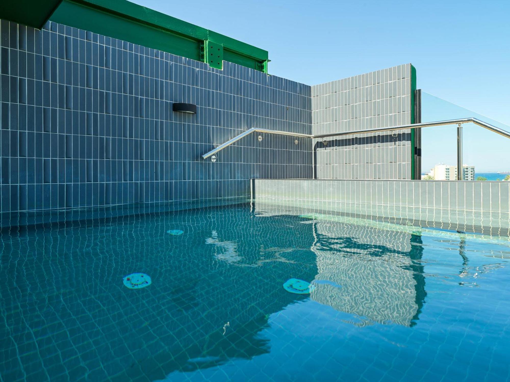 Liv The City Suites Adults Only Larnaca Zewnętrze zdjęcie